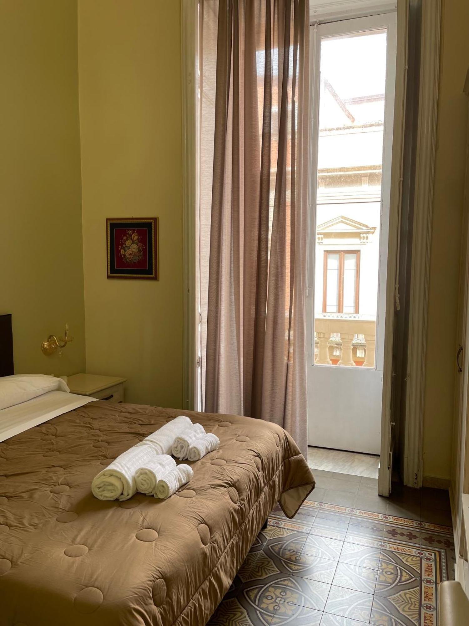 Umberto House Catania Hotel Exterior photo