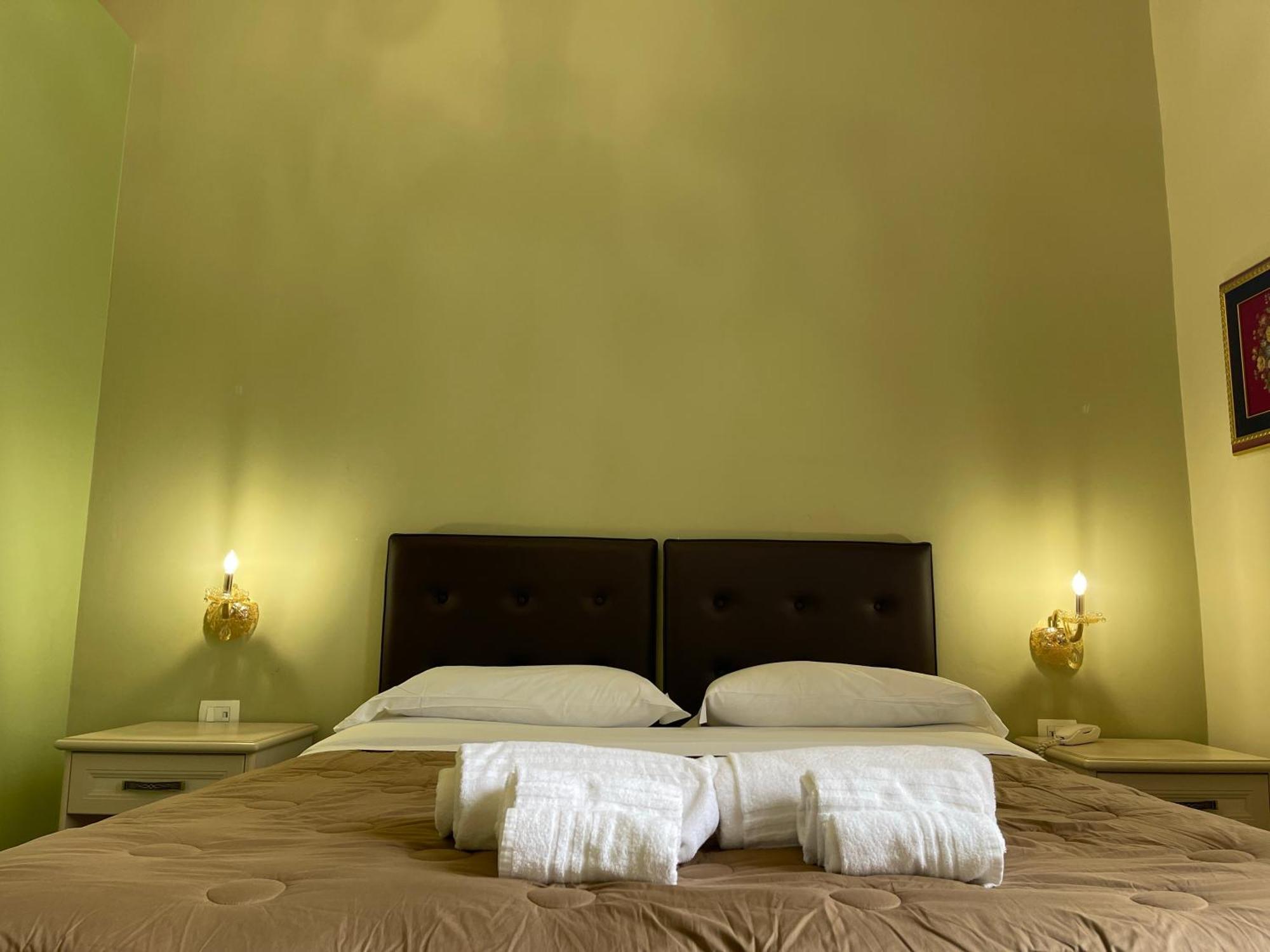 Umberto House Catania Hotel Exterior photo