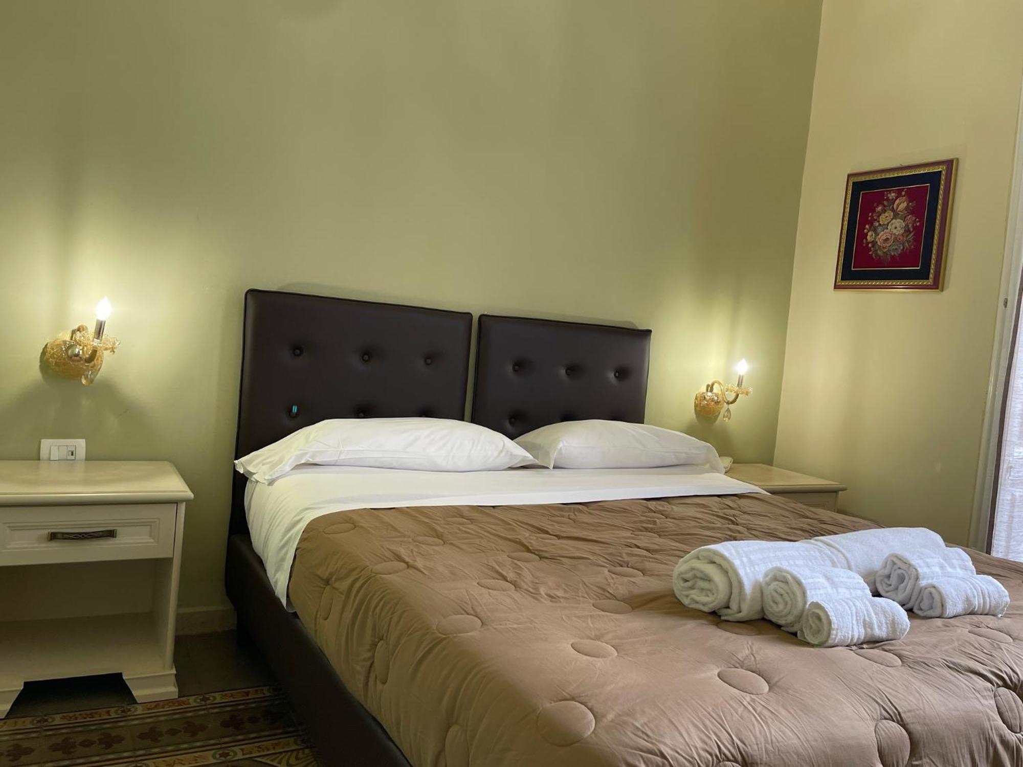 Umberto House Catania Hotel Exterior photo